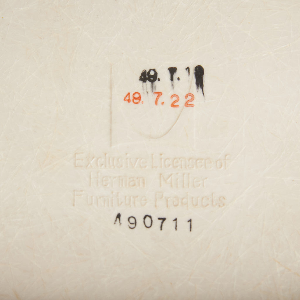 サイドシェルチェア スタッキングベース