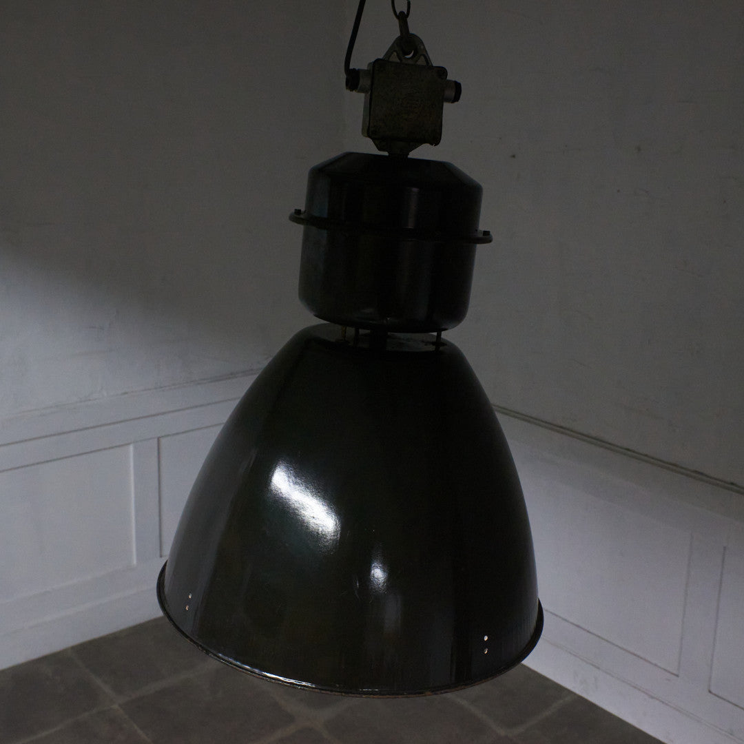 チェコスロバキア製 インダストリアル ペンダントライト