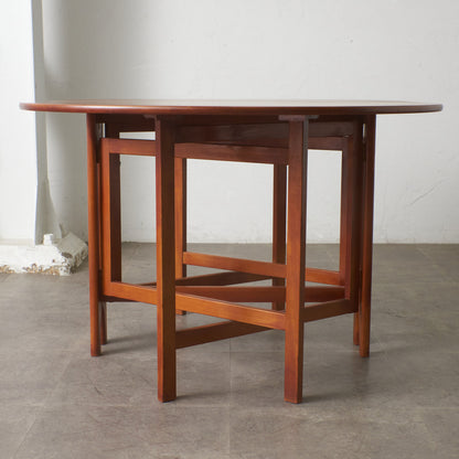 ドロップリーフゲートレッグテーブル