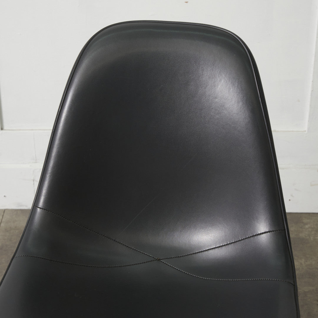 サイドシェルチェア スタッキングベース