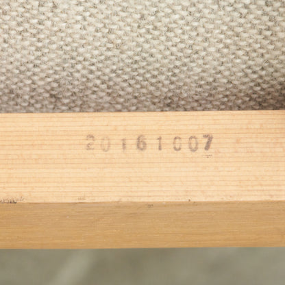 ABOUT A CHAIR アバウト ア チェア