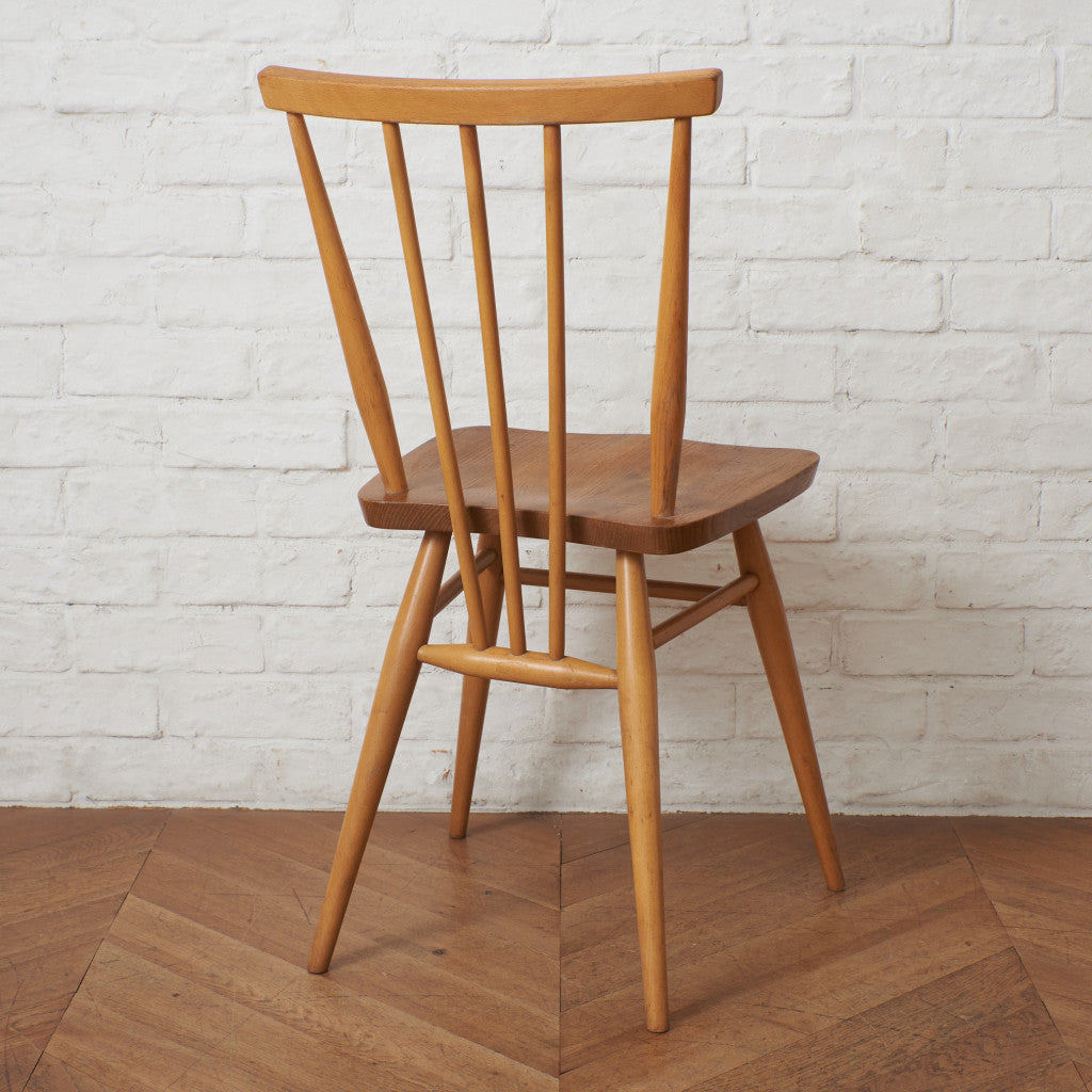 スティックバックチェア