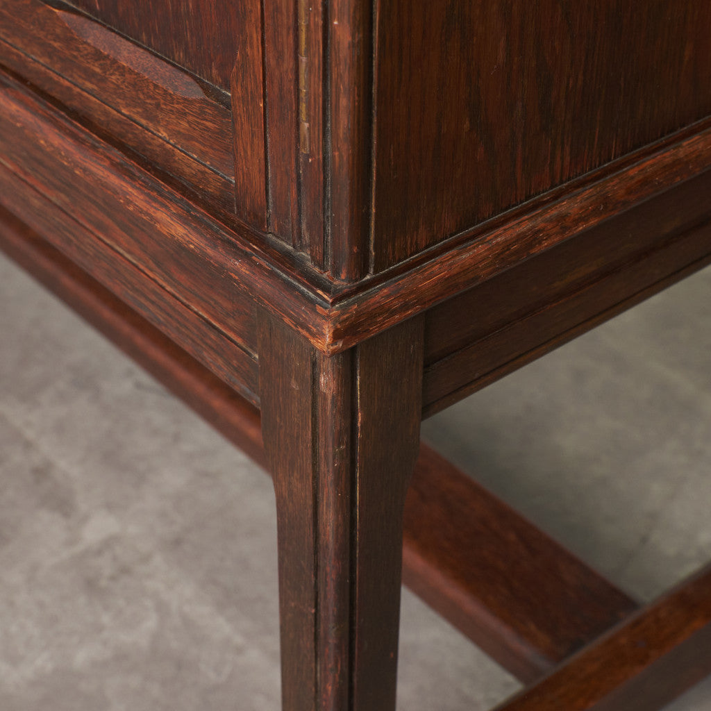 英国アンティーク サイドボード