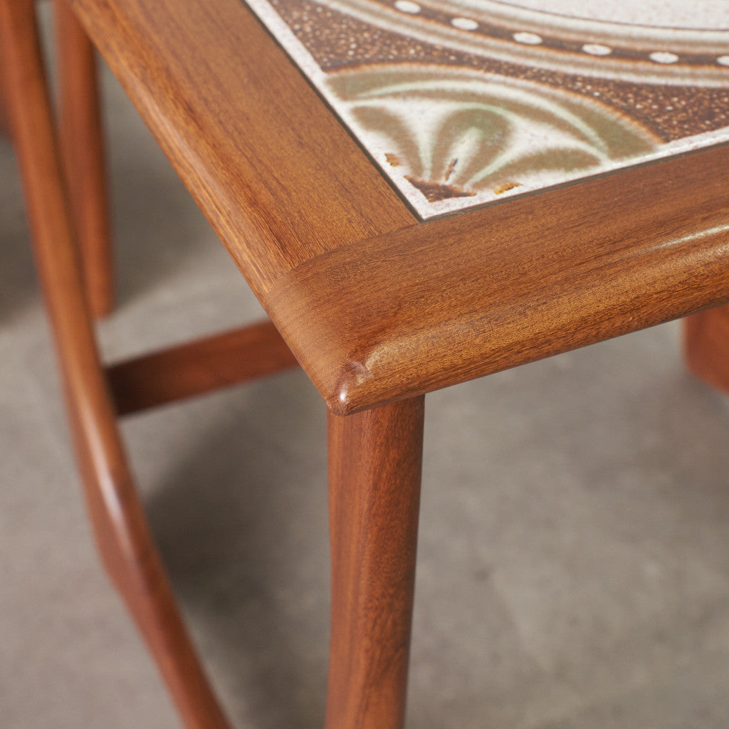 Astro セラミックタイルトップ ネストテーブル