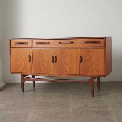 Fresco 脚付きサイドボード (4072)