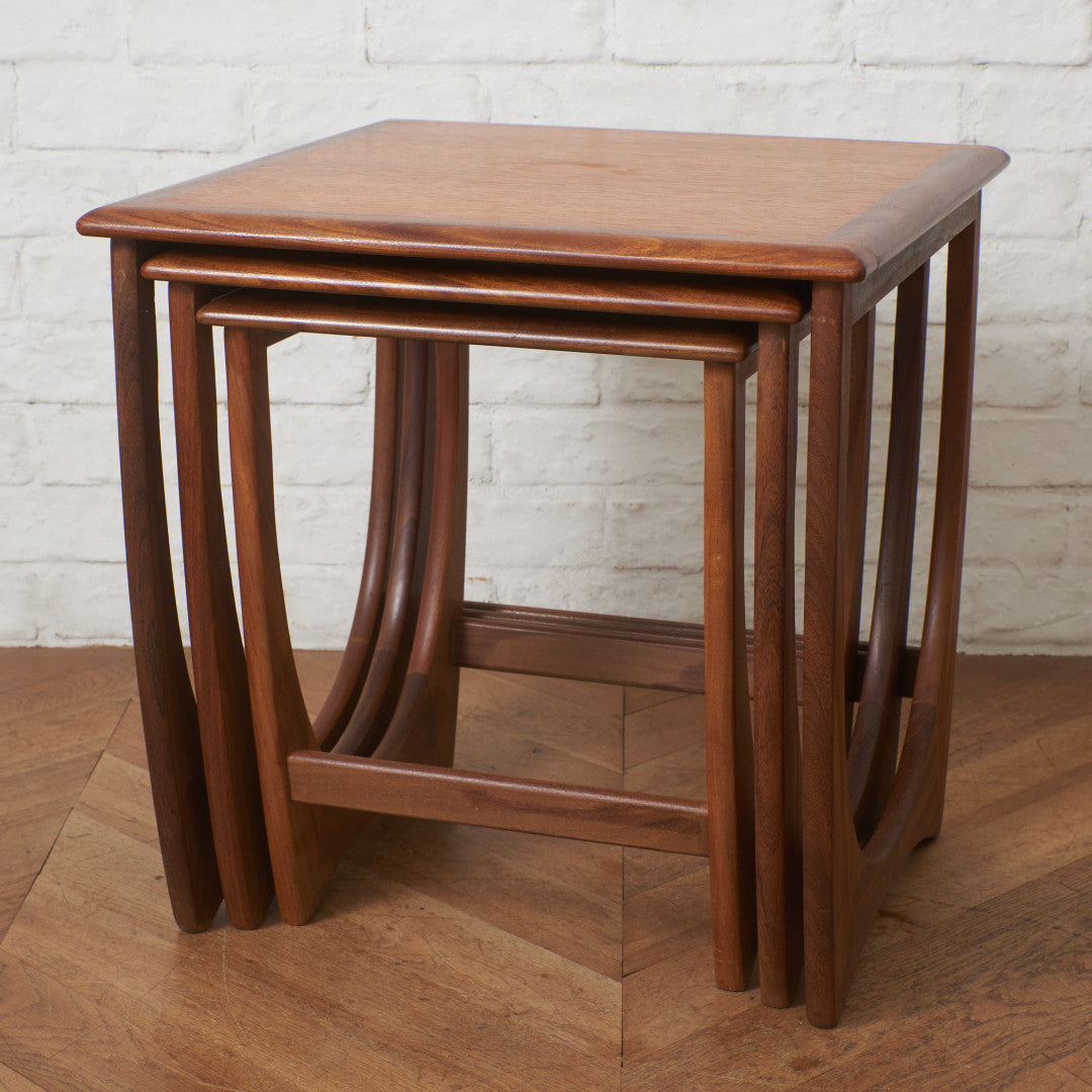 Astro ネストテーブル｜ジープラン G-PLAN｜ビクター・ブラムウェル