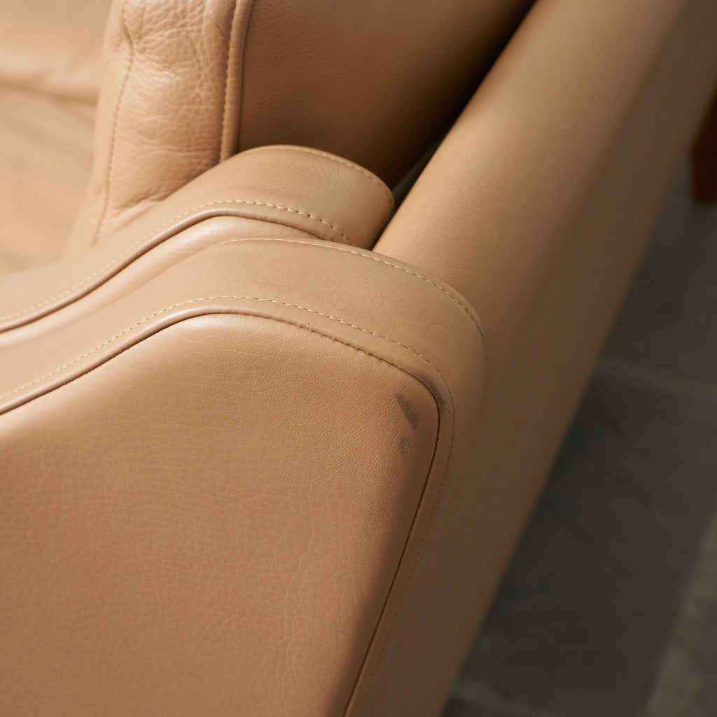 ETON 本革張り 2人掛けソファ