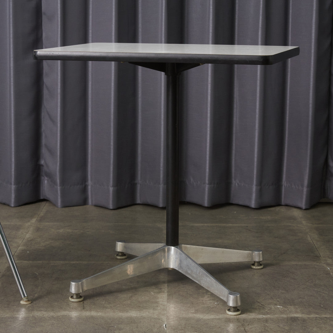 イームズ コントラクトベース テーブル