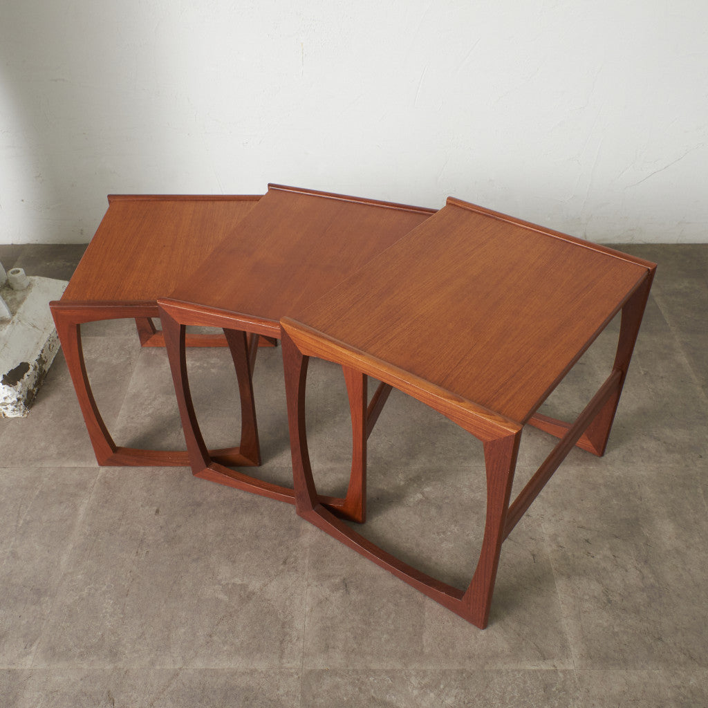 Quadrille ヴィンテージ ネストテーブル