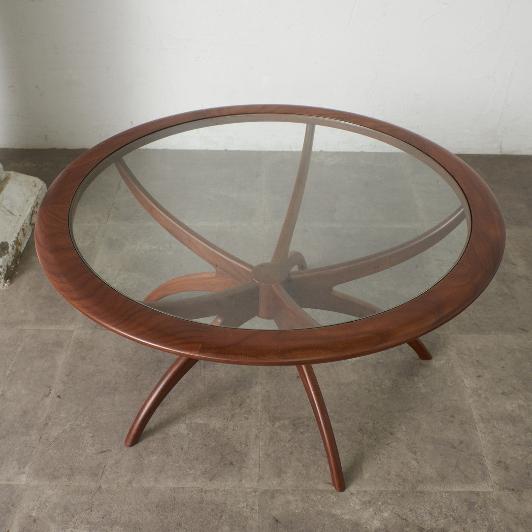 スパイダーコーヒーテーブル