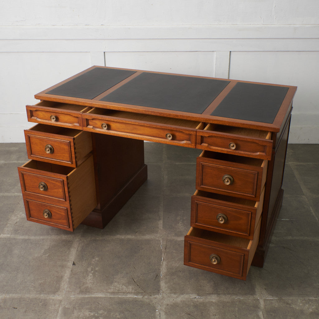 TRIUNE 両袖デスク