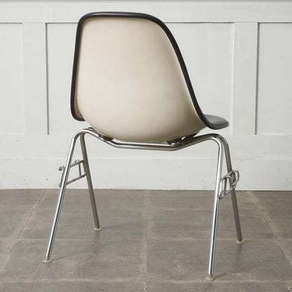 サイドシェルチェア スタッキングベース