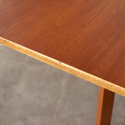 ドロップリーフゲートレッグテーブル