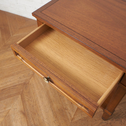 TRIUNE ナイトテーブル