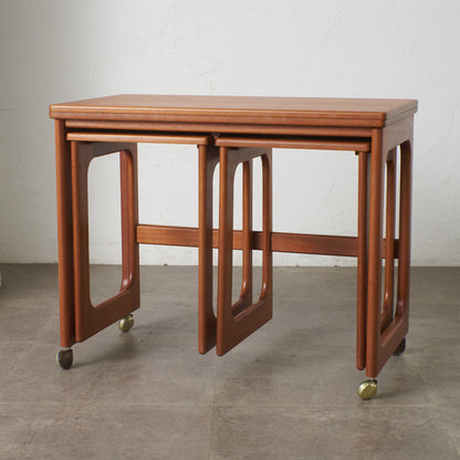 ヴィンテージ 拡張式天板付き ネストテーブル