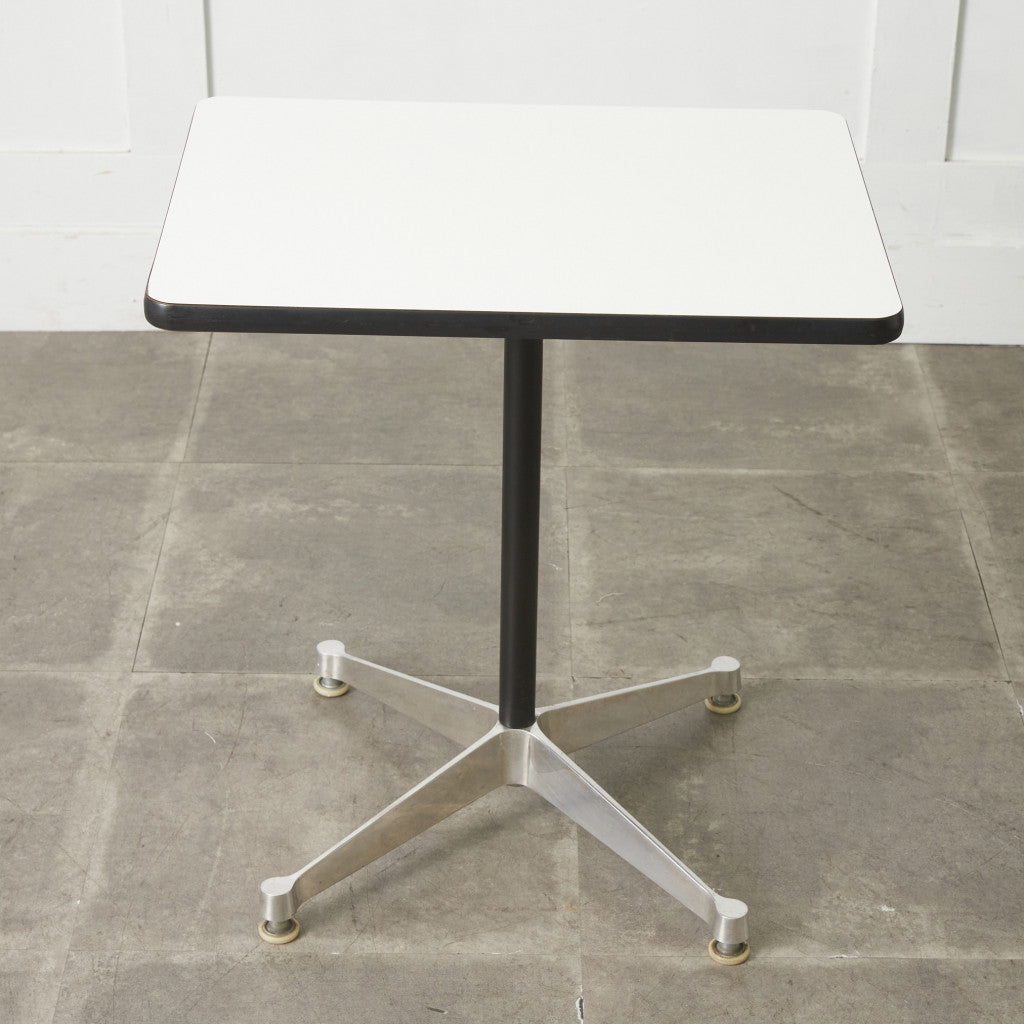 イームズ コントラクトベース テーブル