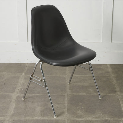 サイドシェルチェア スタッキングベース