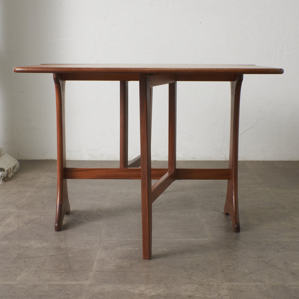 Fresco ドロップリーフゲートレッグテーブル