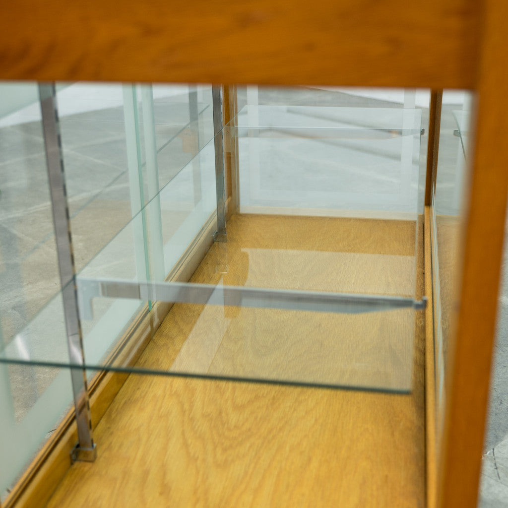 キャスター付きショーケース