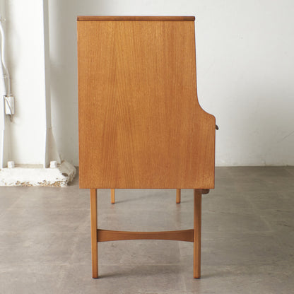 S-Form ヴィンテージ ハイサイドボード