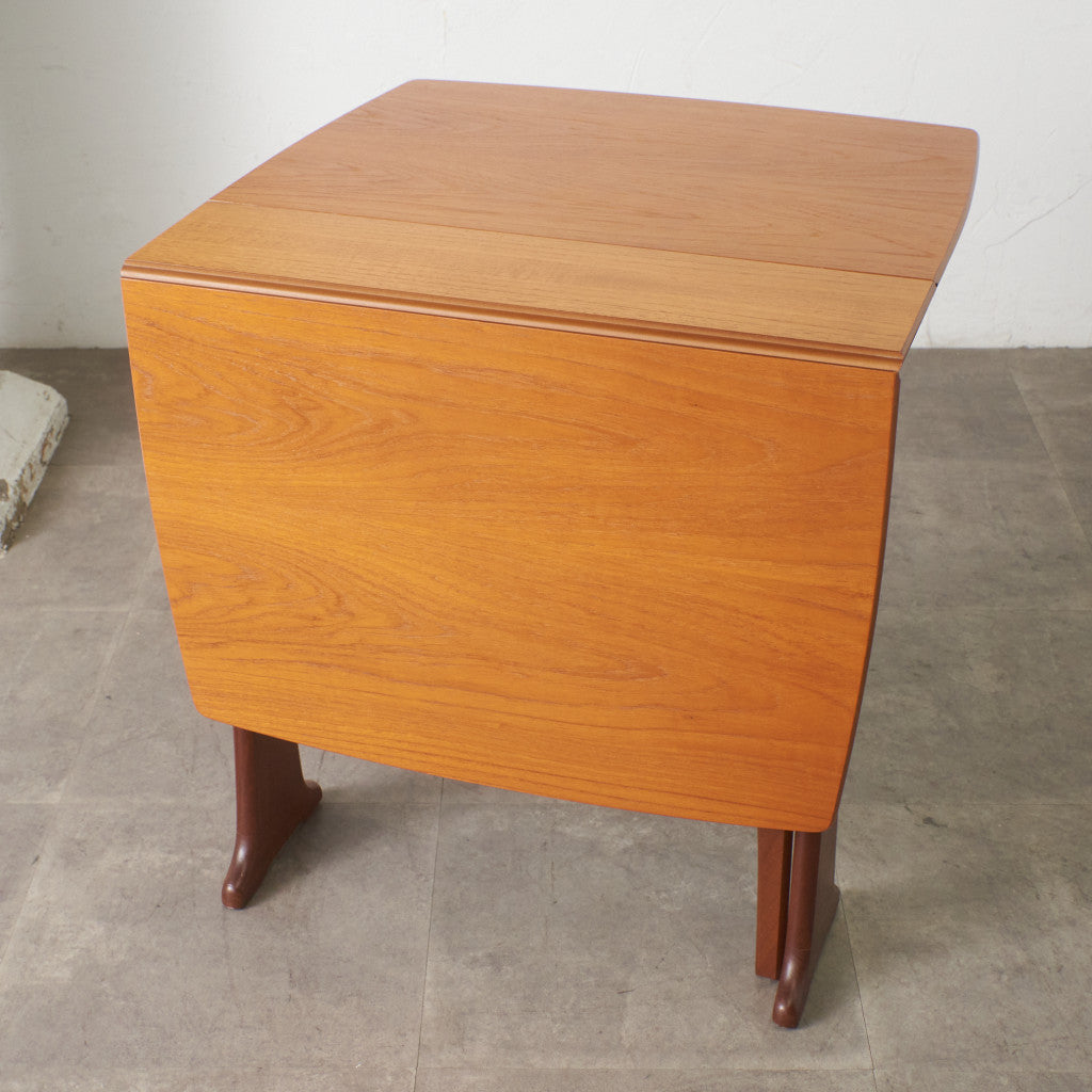 ドロップリーフ ゲートレッグテーブル