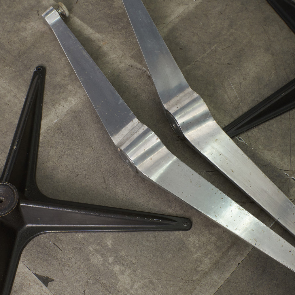 イームズ コントラクトベース ミーティングテーブル