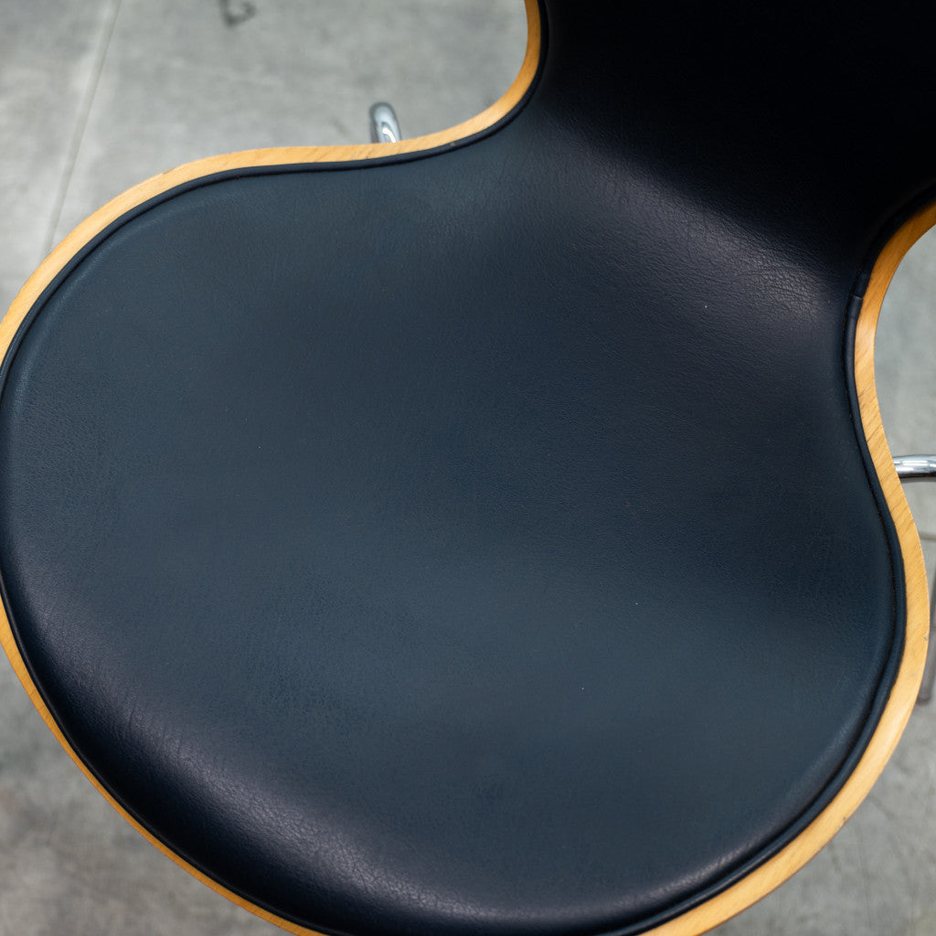 セブンチェア / フロントパディング