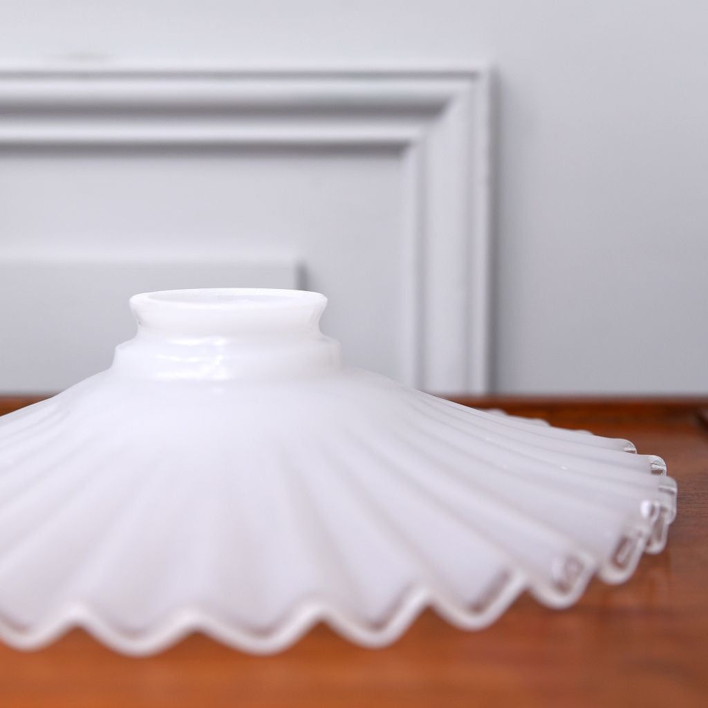 ミルクグラス フレンチフリル ペンダントライト