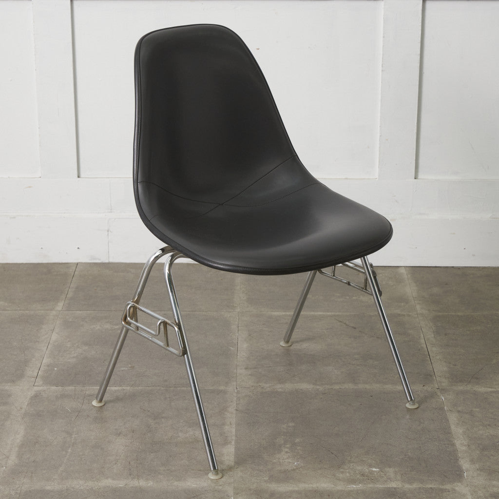 サイドシェルチェア スタッキングベース