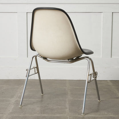 サイドシェルチェア スタッキングベース