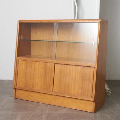 Brandon ガラスキャビネット