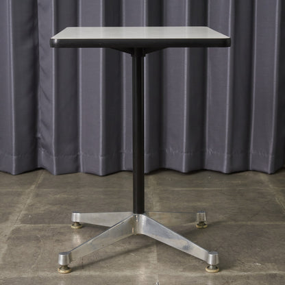 イームズ コントラクトベース テーブル