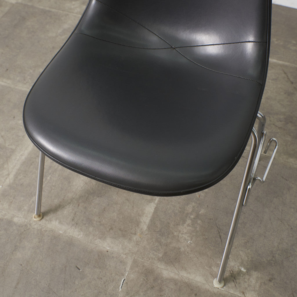 サイドシェルチェア スタッキングベース