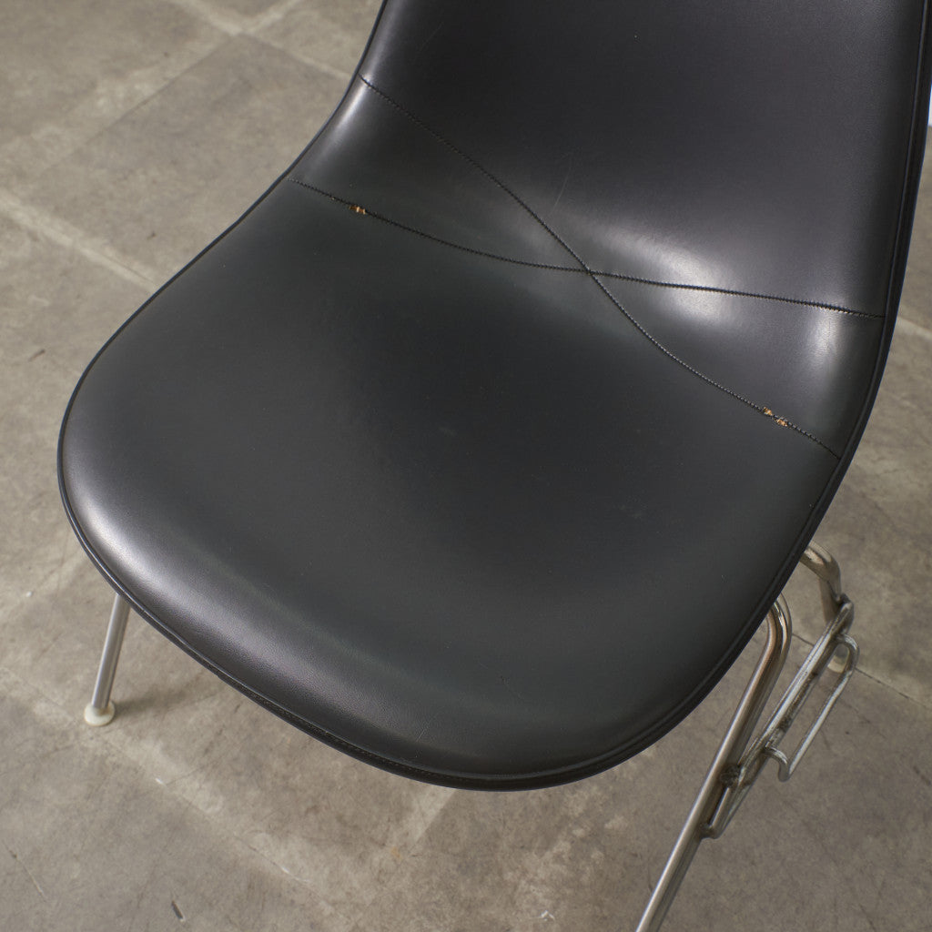 サイドシェルチェア スタッキングベース