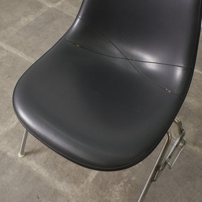 サイドシェルチェア スタッキングベース