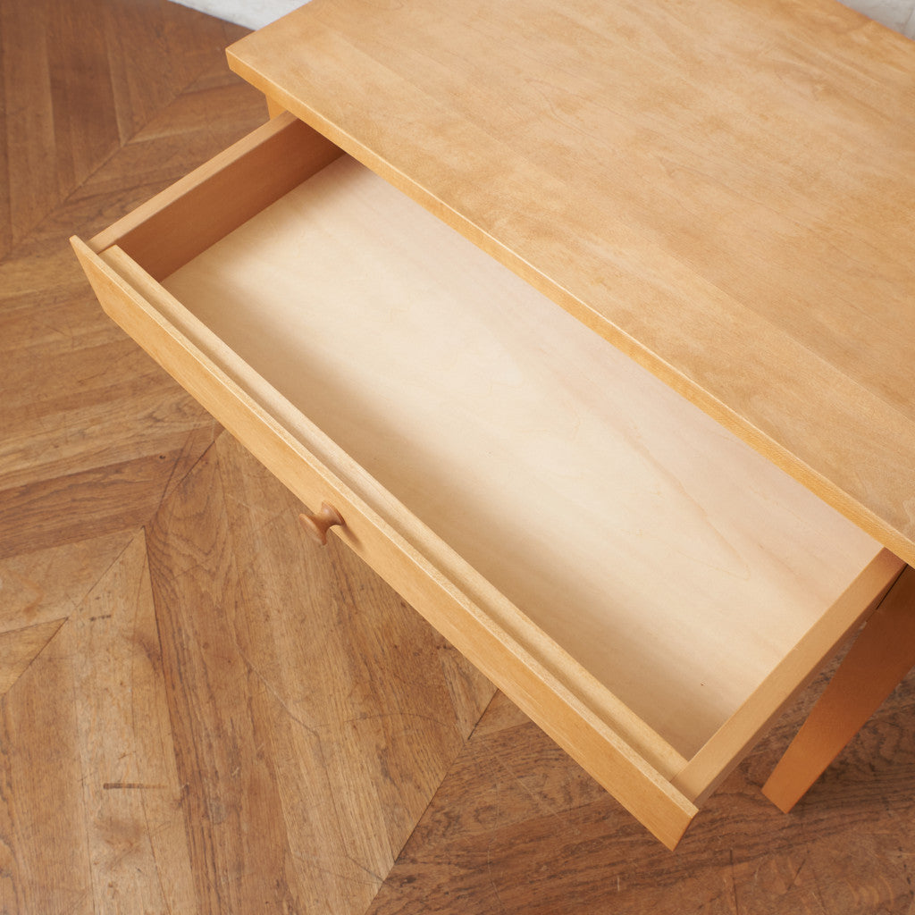 サイドテーブル