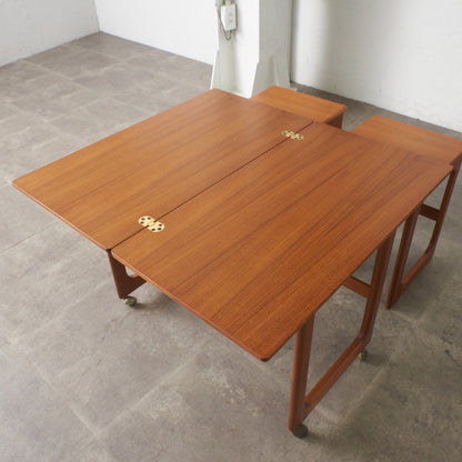 ヴィンテージ 拡張式天板付き ネストテーブル