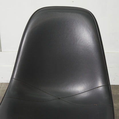 サイドシェルチェア スタッキングベース