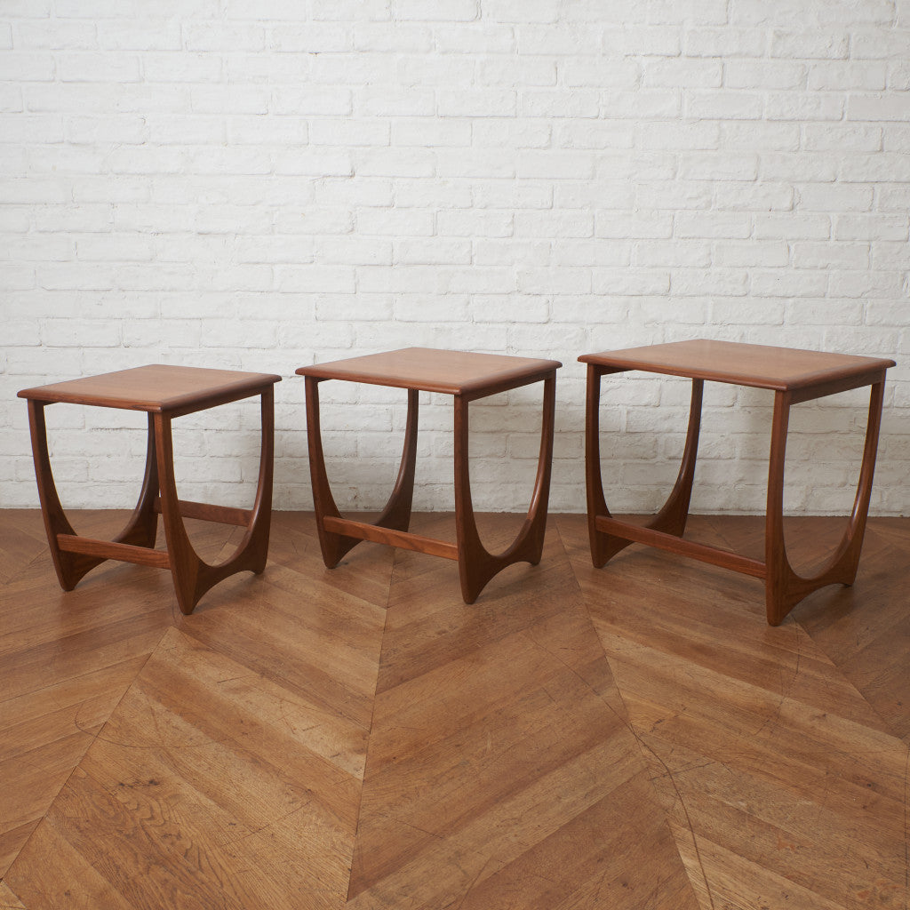 Astro ネストテーブル