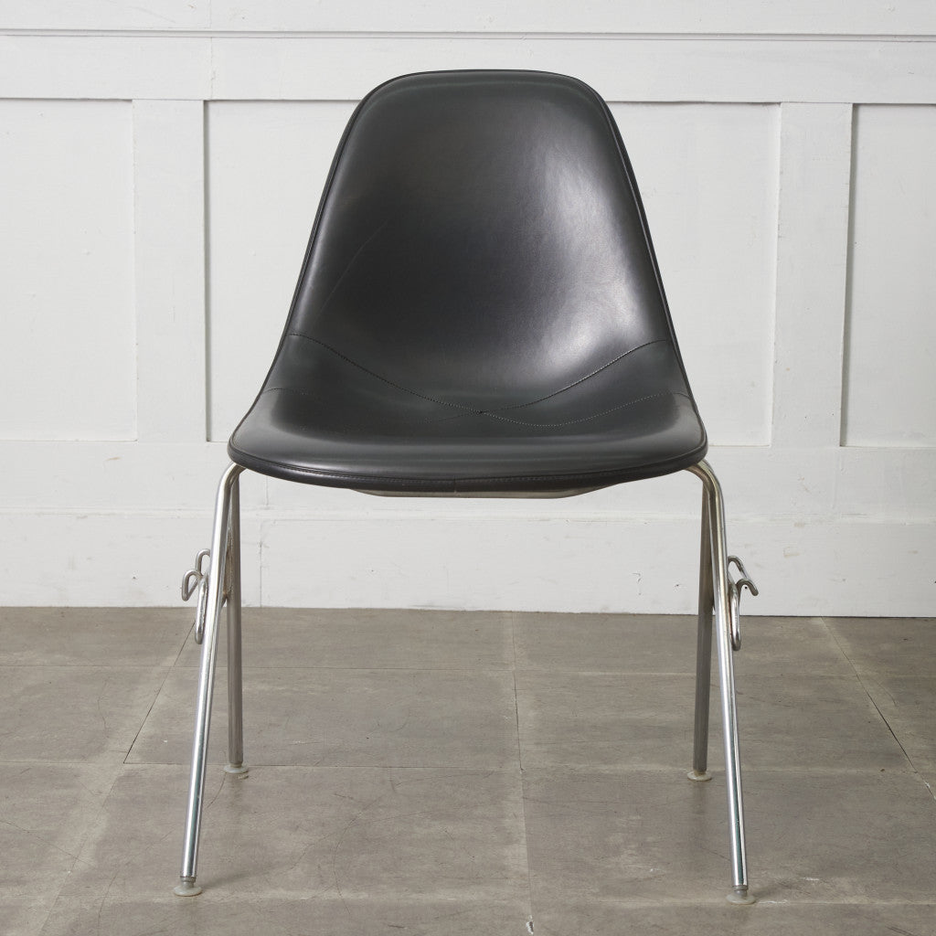 サイドシェルチェア スタッキングベース