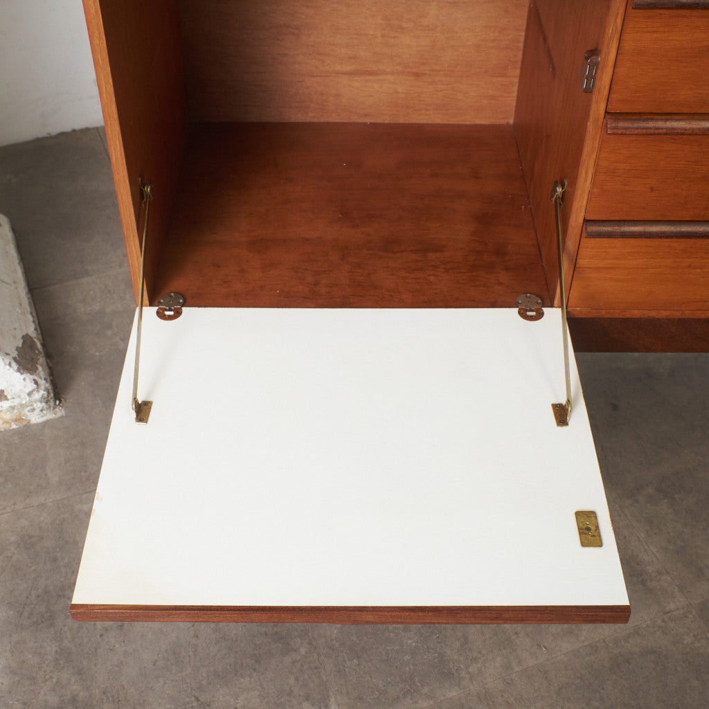 英国ヴィンテージ サイドボード