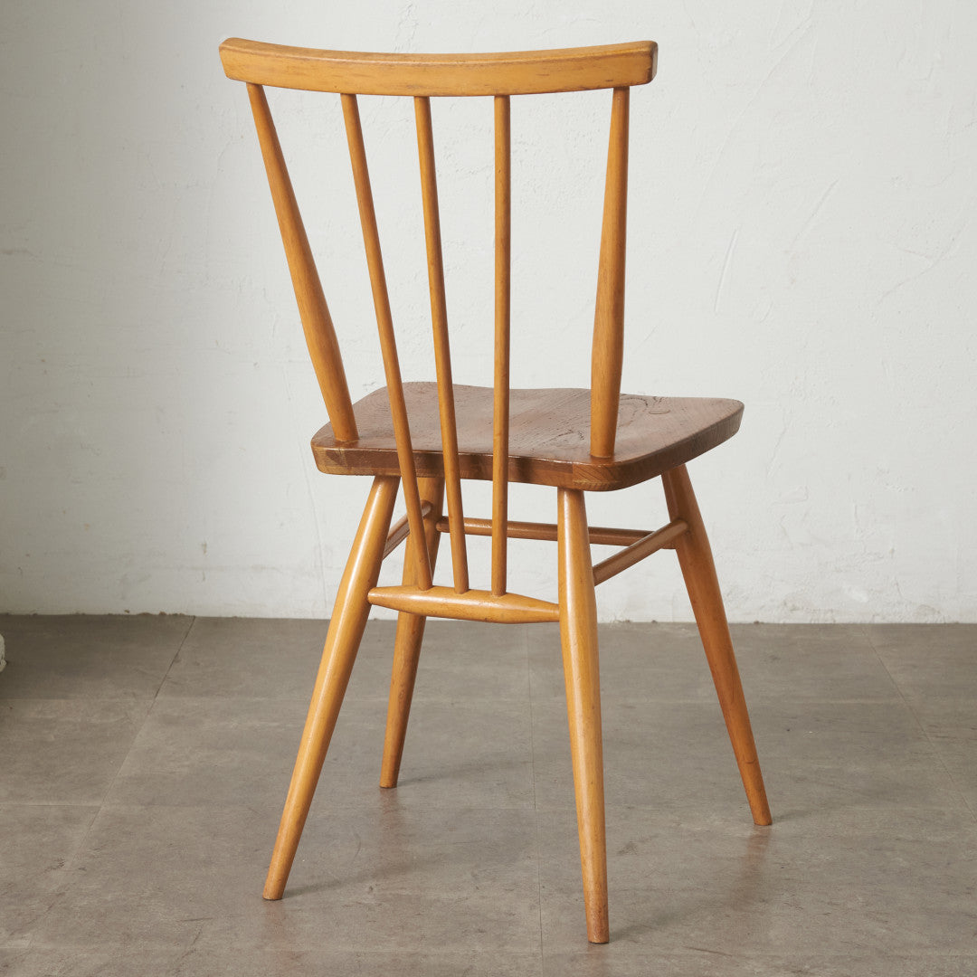 スティックバックチェア