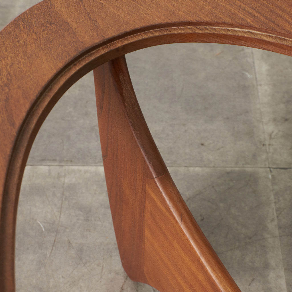 astro オーバルコーヒーテーブル