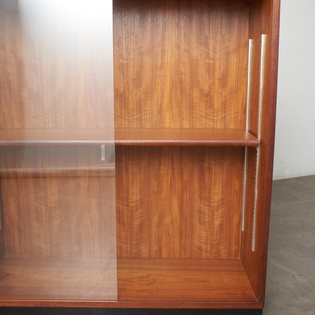 英国ヴィンテージ ナローガラスキャビネット