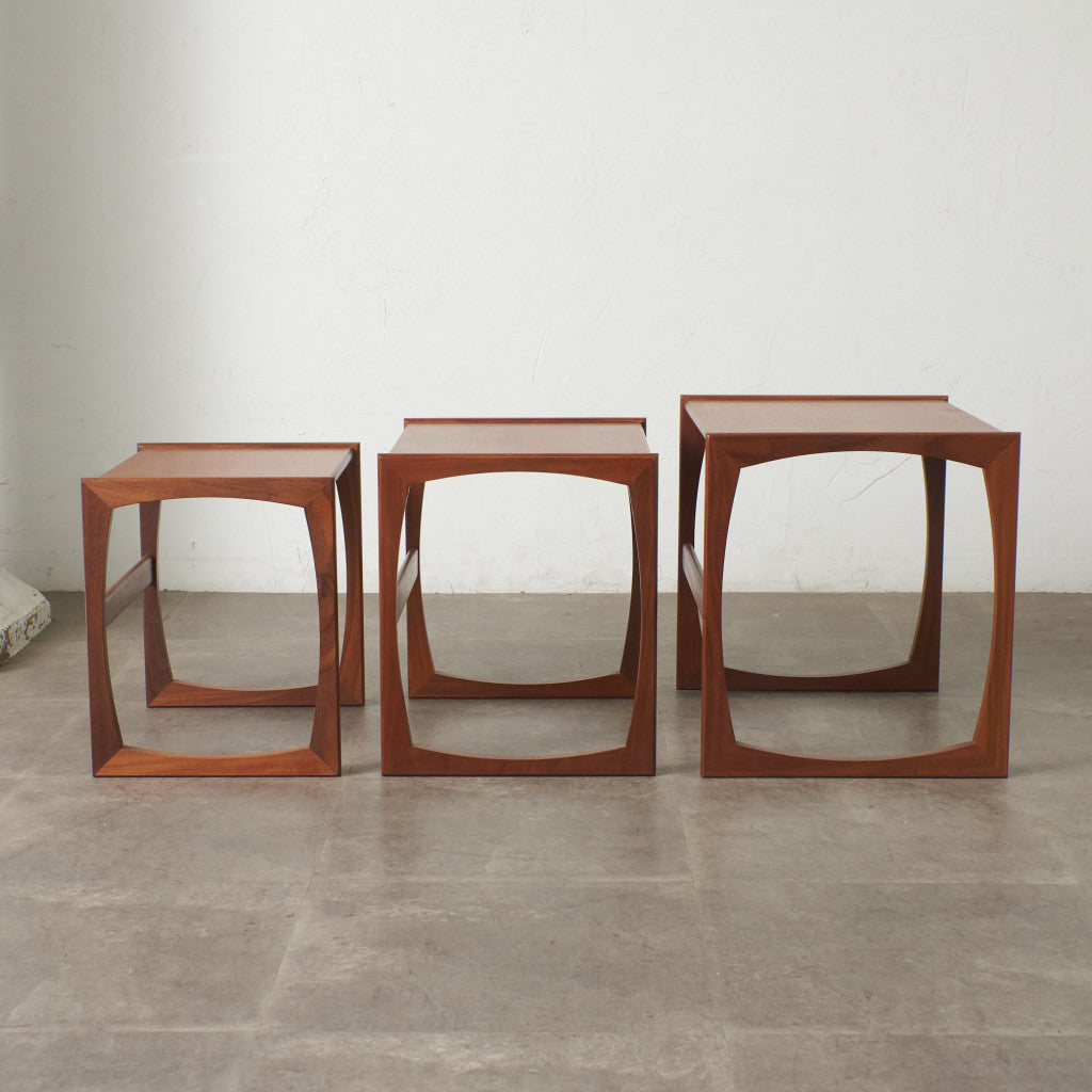 Quadrille ヴィンテージ ネストテーブル