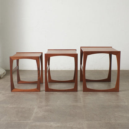 Quadrille ヴィンテージ ネストテーブル