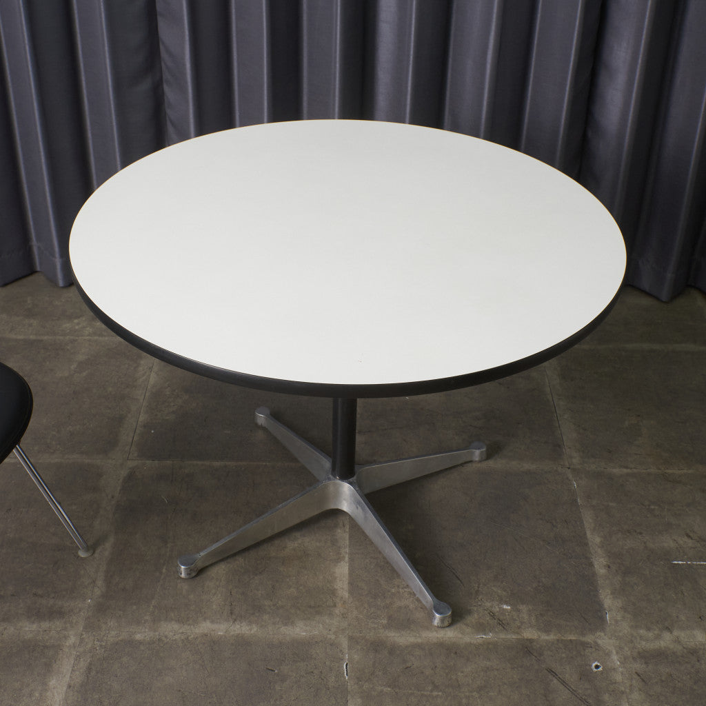 イームズ コントラクトベース ラウンドテーブル