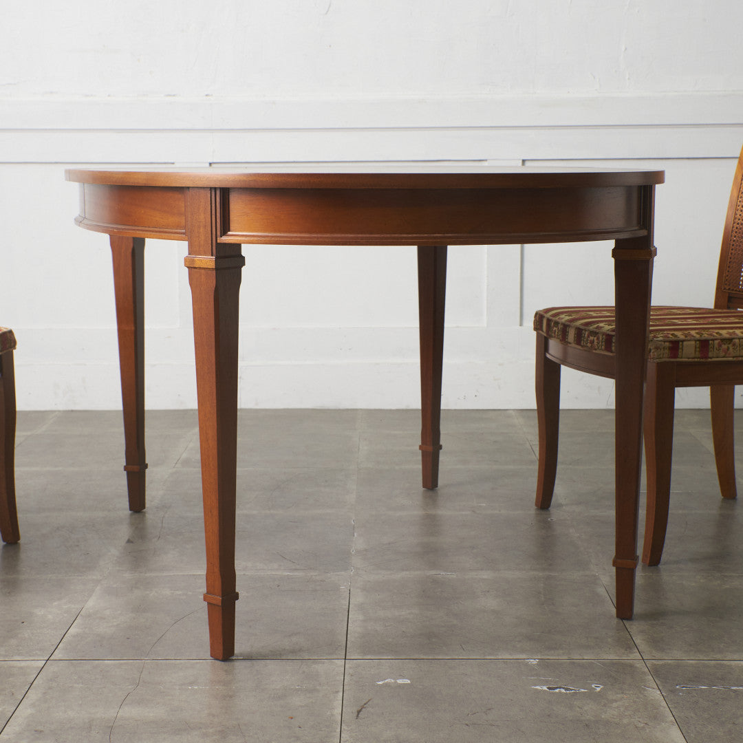 TRIUNE 伸長式 ダイニングテーブル