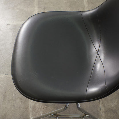 サイドシェルチェア スタッキングベース