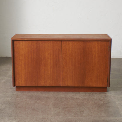 Form FIVE キャビネット